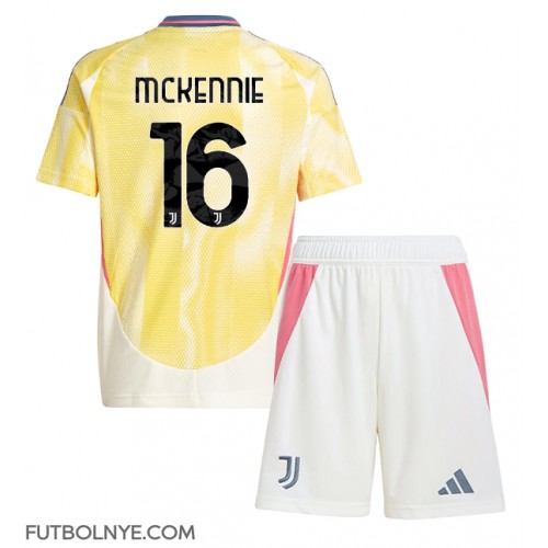 Camiseta Juventus Weston McKennie #16 Visitante Equipación para niños 2024-25 manga corta (+ pantalones cortos)